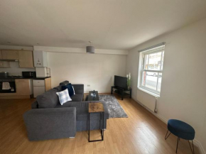Central Portsmouth Seaside Serenity Modern 2-Bed Flat in Southsea